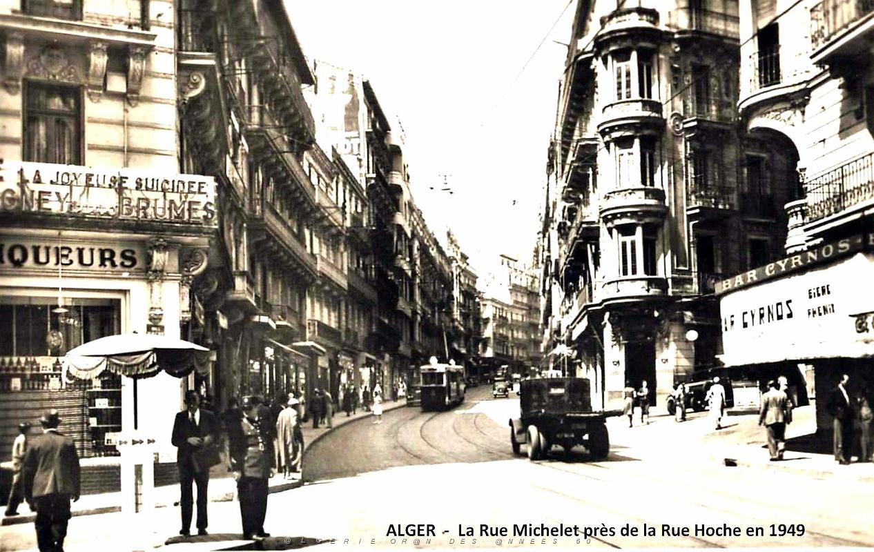 1803- Alger - La Rue Michelet vers la rue Hoche - 1949.jpg
